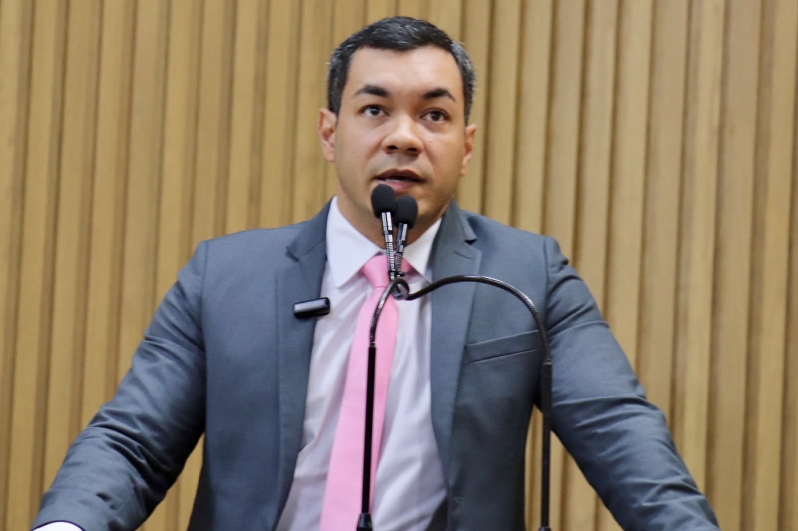 Levi Oliveira faz primeiro discurso na tribuna e reforça compromisso com Aracaju