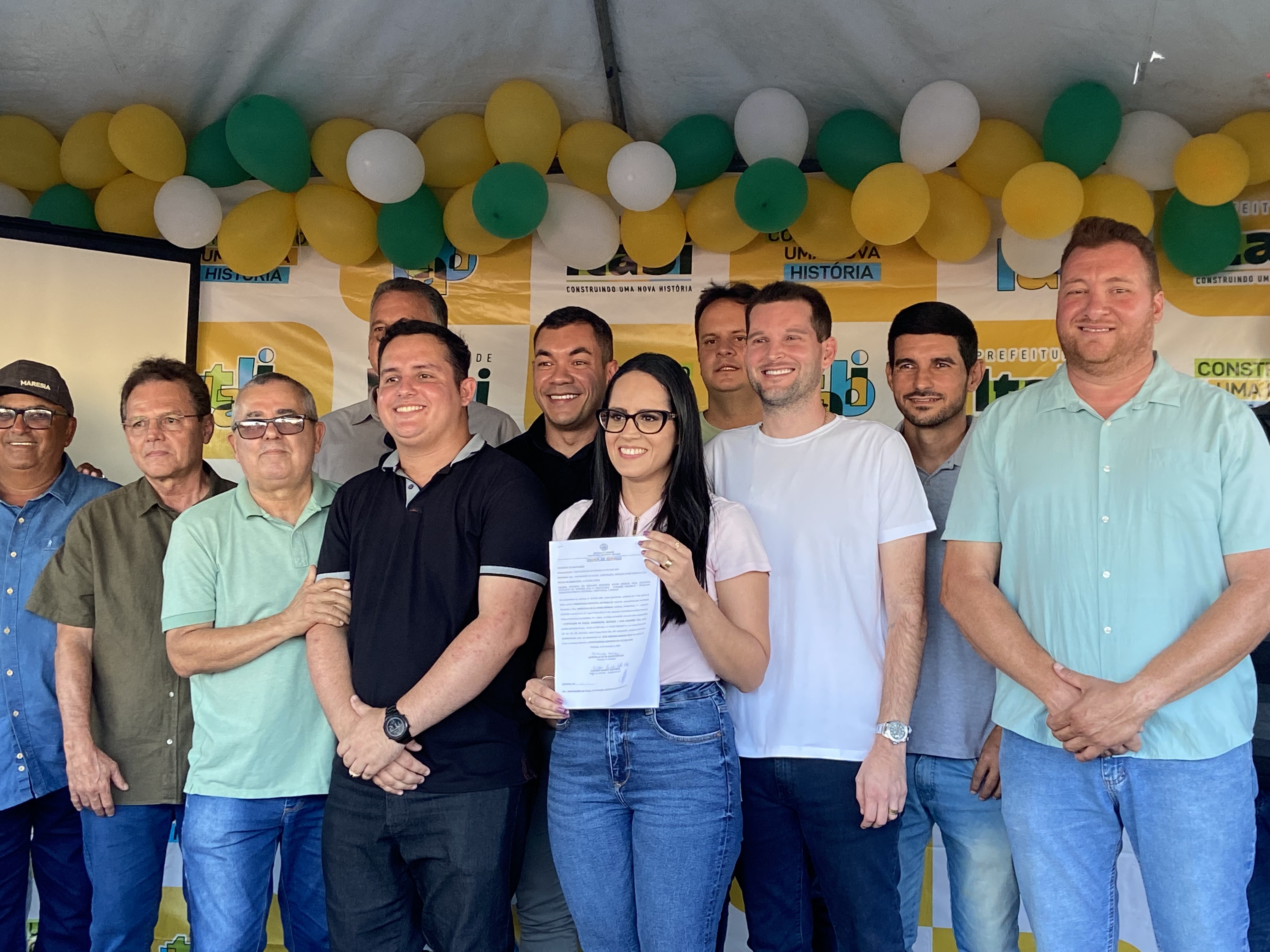 Levi Oliveira participa da assinatura do termo de liberação para a construção do Mercado Municipal de Itabi