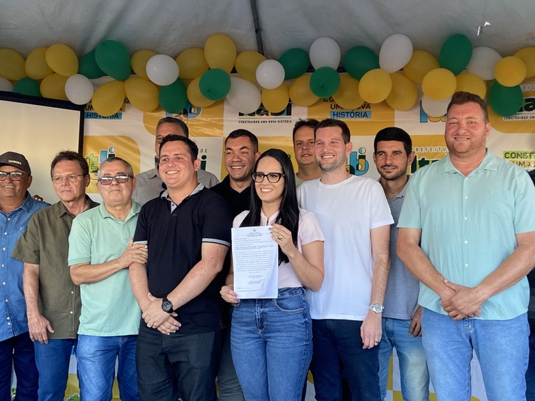 Levi Oliveira participa da assinatura do termo de liberação para a construção do Mercado Municipal de Itabi