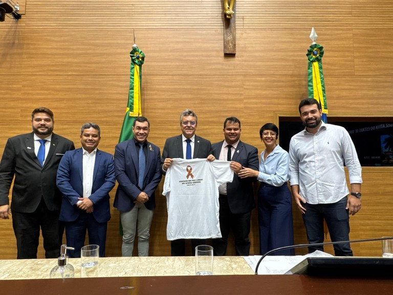 Levi Oliveira participa de sessão na Assembleia Legislativa para discutir a visibilidade de pessoas autistas em Sergipe