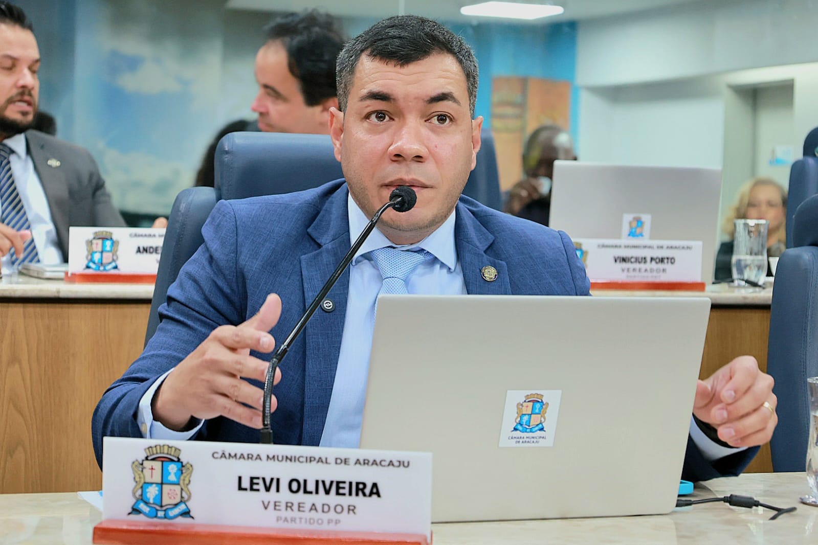 Levi Oliveira propõe instalação de câmeras de videomonitoramento em áreas de acesso de escolas municipais de Aracaju