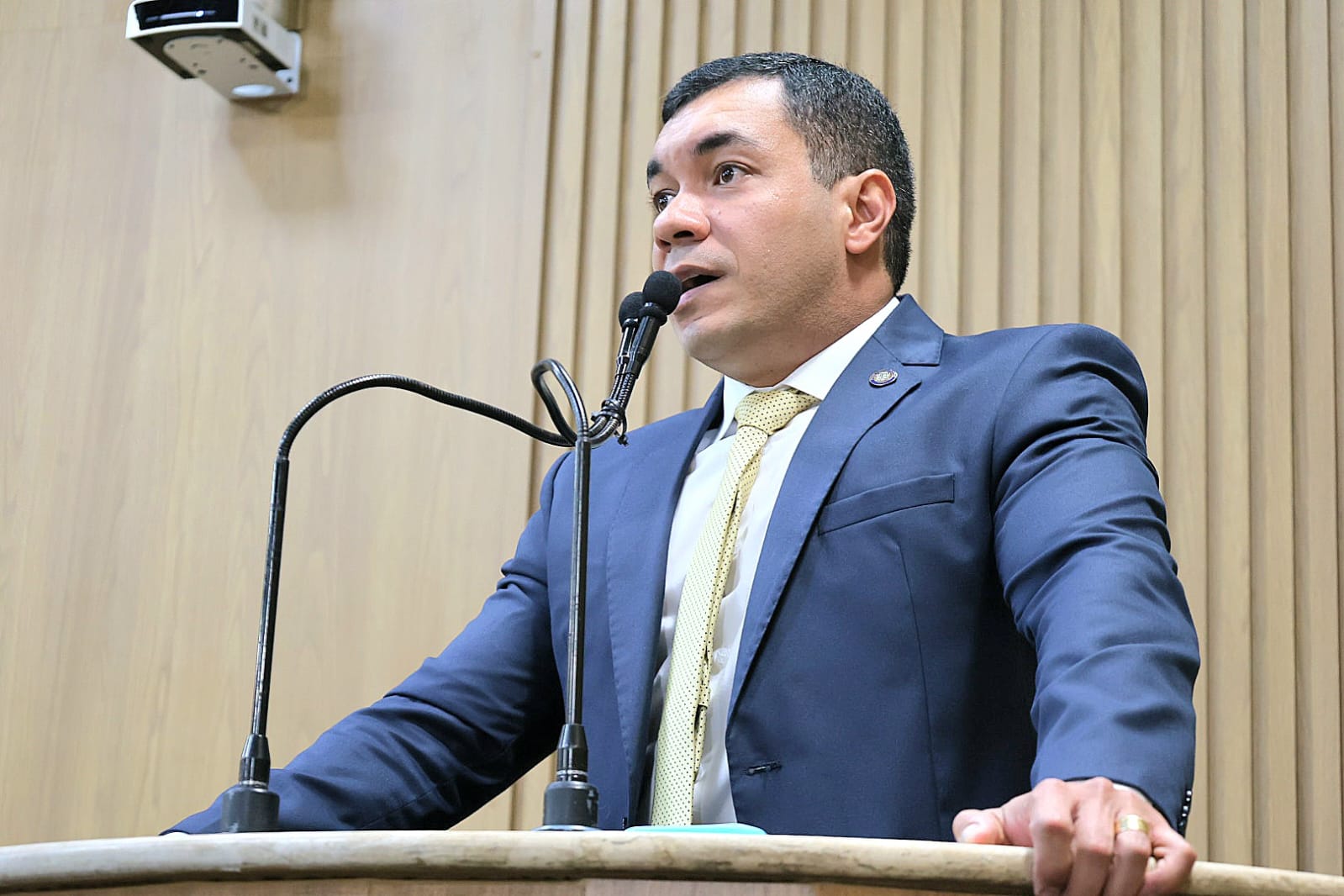 Levi Oliveira propõe programa de conscientização e educação no trânsito em escolas da rede municipal 