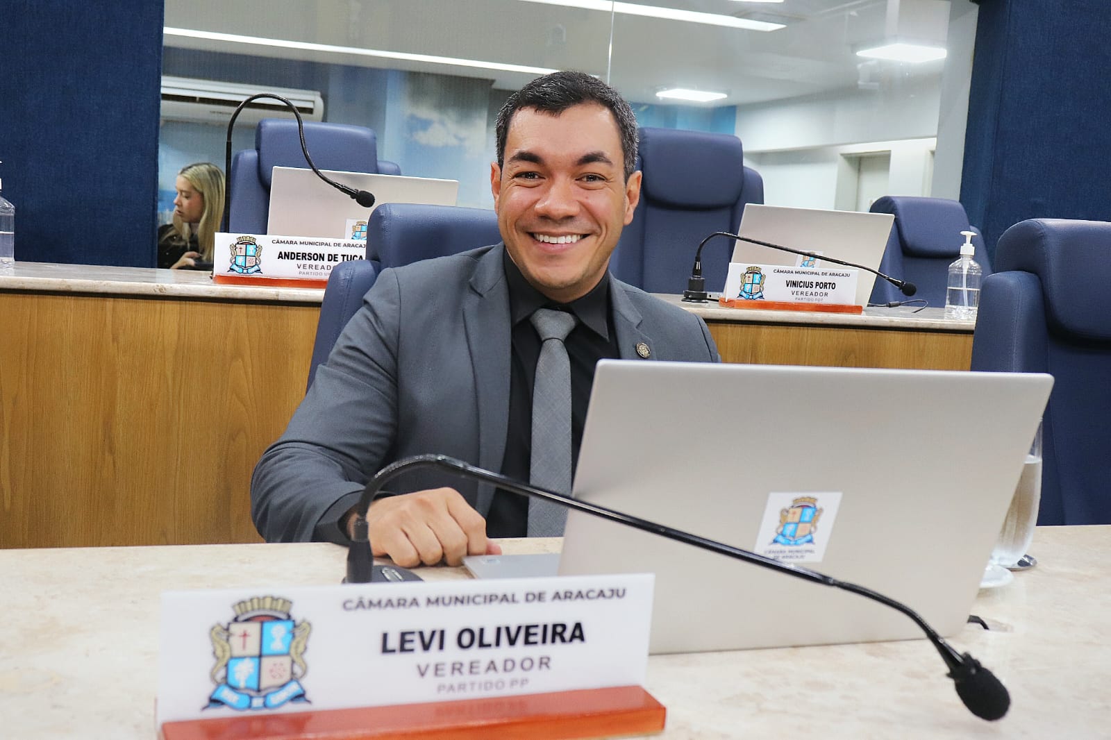 Levi Oliveira propõe técnicos de enfermagem nas escolas e ampliações do ensino em tempo integral em Aracaju