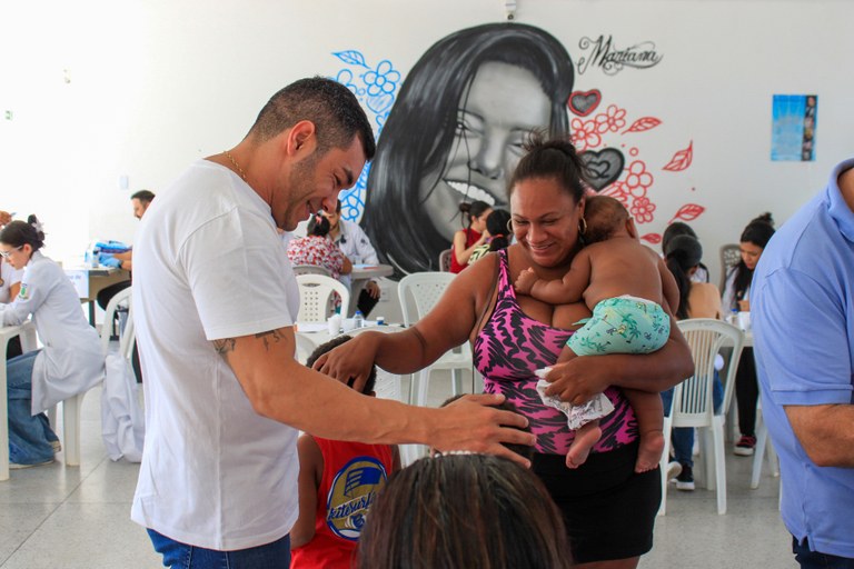 Levi Oliveira realiza gabinete itinerante durante mutirão de saúde no Instituto Mariana Moura