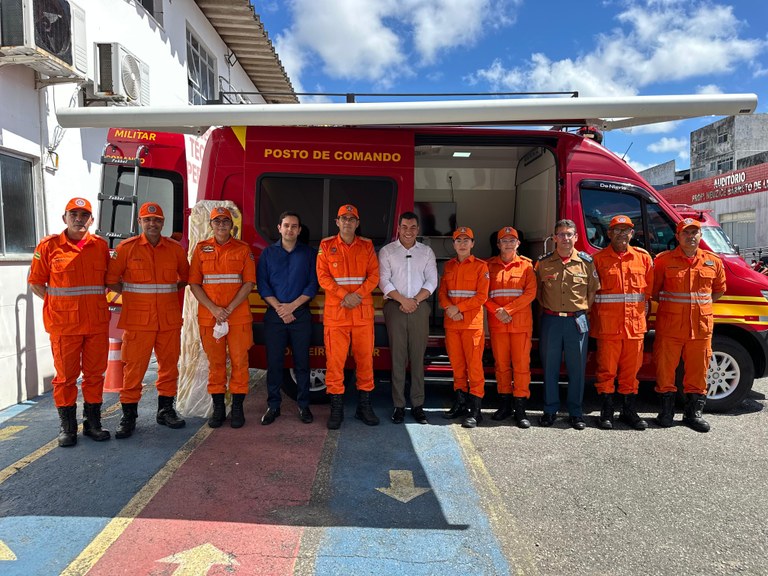 Levi Oliveira ressalta avanço na segurança com nova viatura do Corpo de Bombeiros em Sergipe