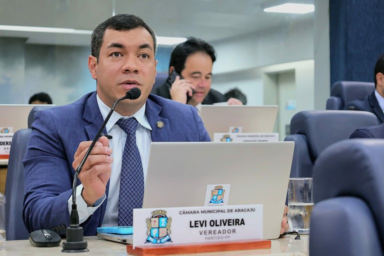 Levi Oliveira sugere criação de Centros de Inclusão Digital e Educacional em Aracaju 