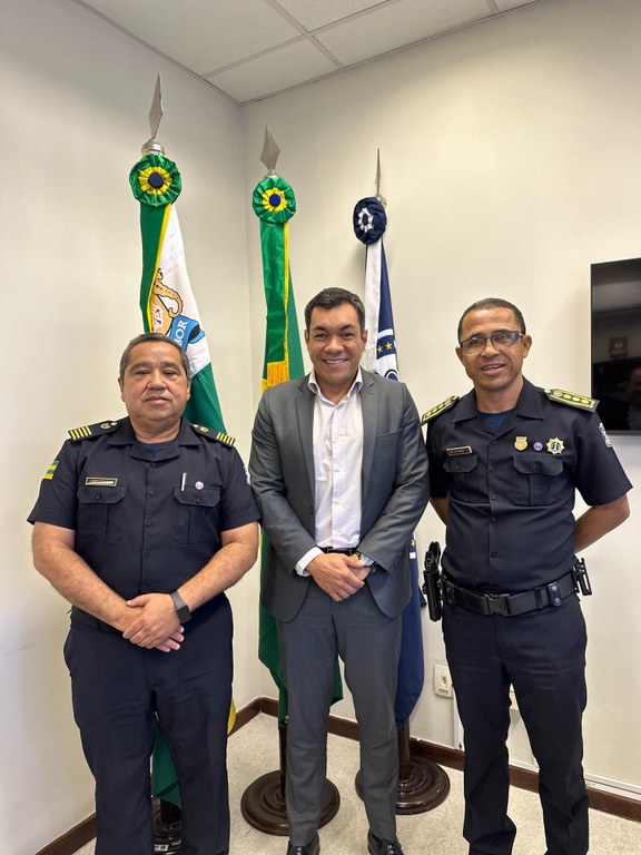 Levi Oliveira visita a Guarda Municipal e reafirma compromisso com a segurança