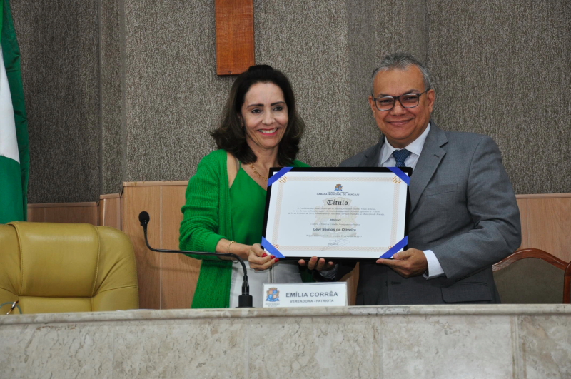 Levi Santos é condecorado Cidadão Aracajuano