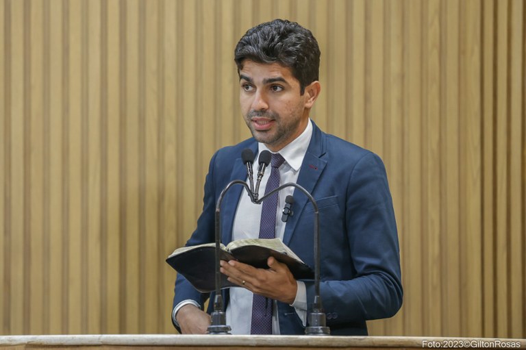 Liberdade Religiosa em destaque: PL do vereador Pastor Diego é aprovado em 1ª votação