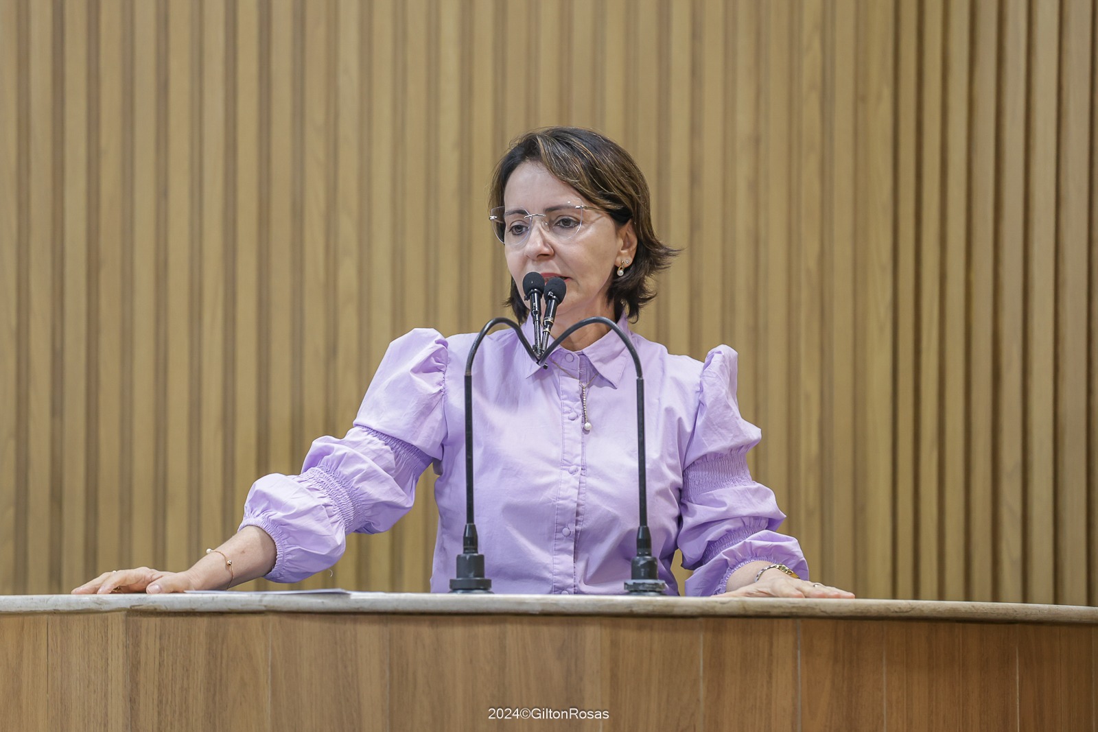 Libras: Emília ressalta a importância da Língua Brasileira de Sinais