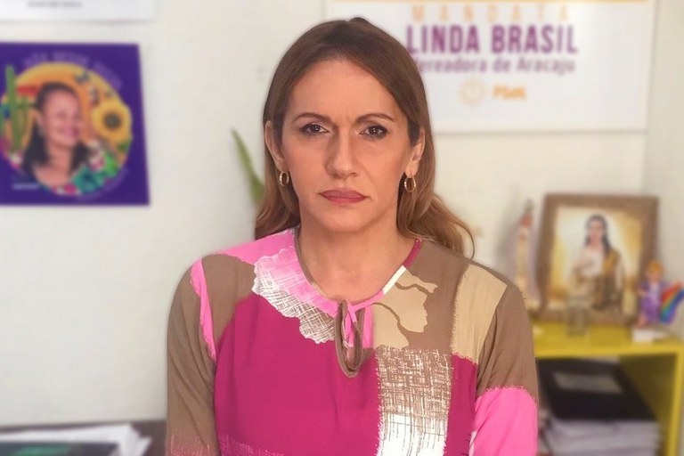 Linda Brasil alerta para terceirização e privatização da saúde por meio das Organizações Sociais