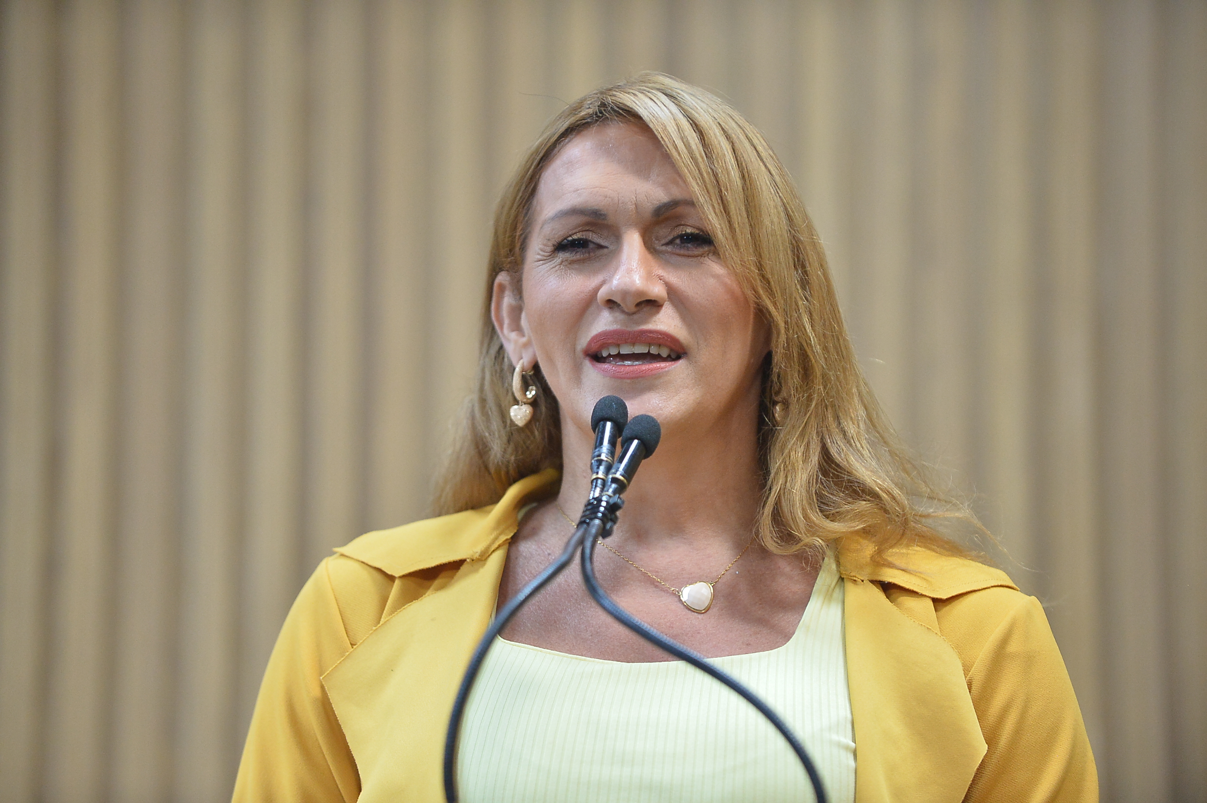 Linda Brasil homenageia a categoria de profissionais da enfermagem