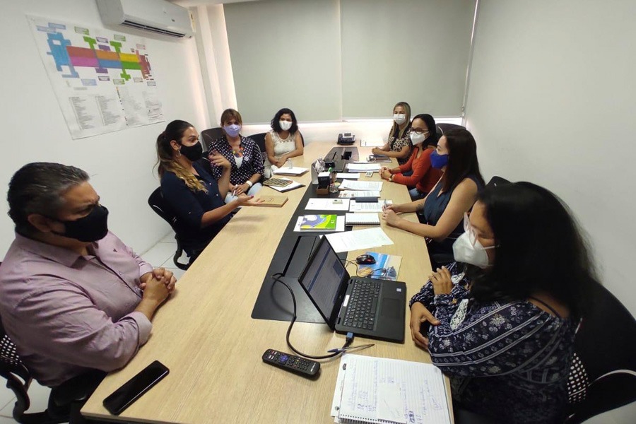 Linda Brasil trata demandas da população com a Secretaria Municipal de Saúde