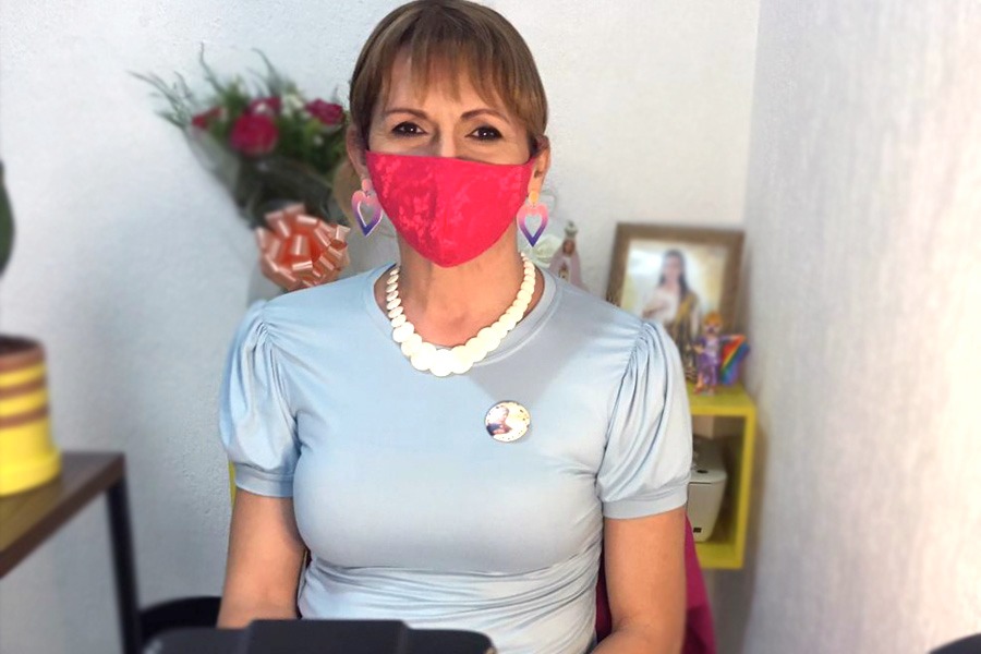 Linda cobra informações sobre o andamento da compra das vacinas