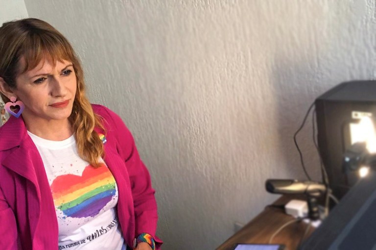 Linda solicita à Secretaria Municipal de Saúde informações sobre atendimento à população LGBTQIA+