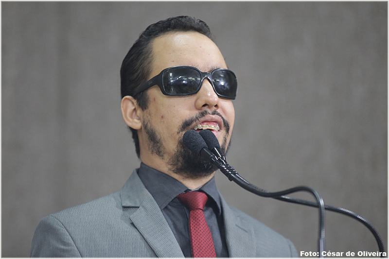 Lucas Aribé cobra ao prefeito execução do Projeto Cidade Digital