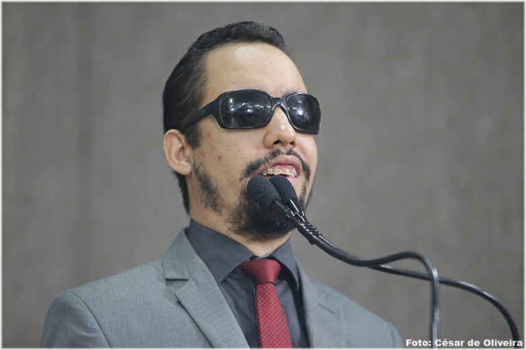 Lucas Aribé cobra ao prefeito execução do Projeto Cidade Digital