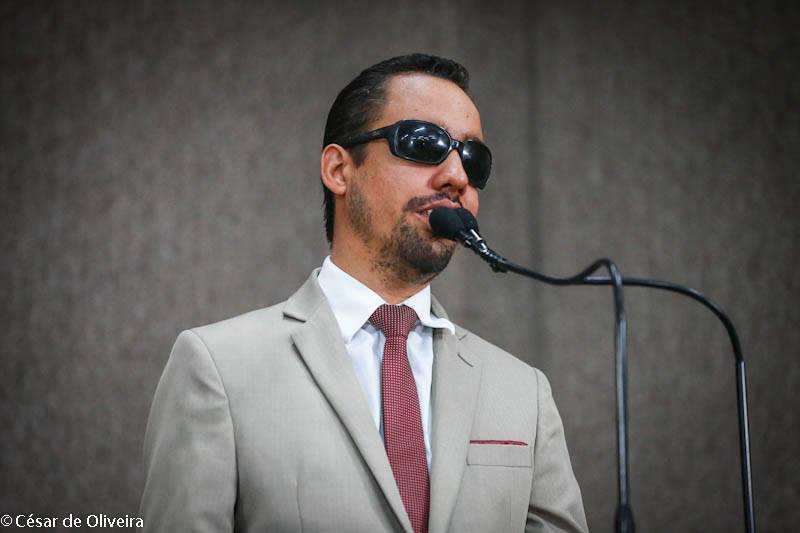 Lucas Aribé comemora inovação tecnológica na Câmara de Vereadores