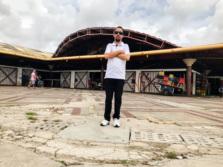 Lucas Aribé denuncia descaso no Mercado Albano Franco