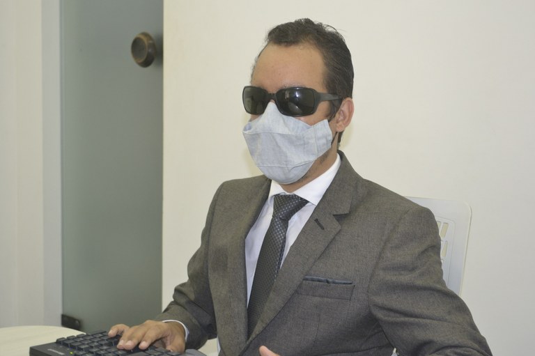 Lucas Aribé destaca avanços e desafios no Dia Internacional da Pessoa com Deficiência 