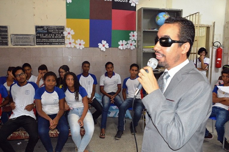 Lucas Aribé fala sobre inclusão para alunos da rede estadual