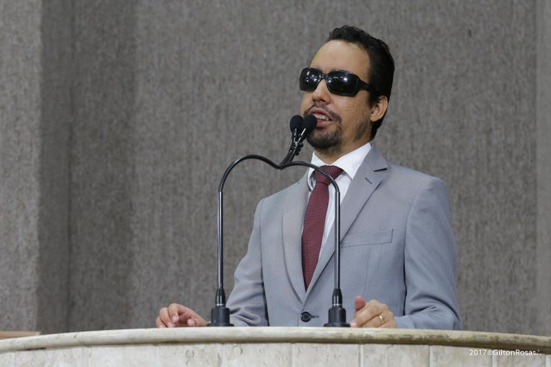 Lucas Aribé lamenta que as pessoas com deficiência tenham seus direitos retirados