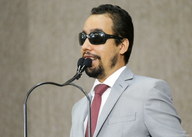 Lucas Aribé participa de Sessão Especial ao Dia da Doméstica