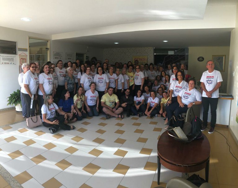 Lucas Aribé prestigia comemoração dos 32 anos da Avosos