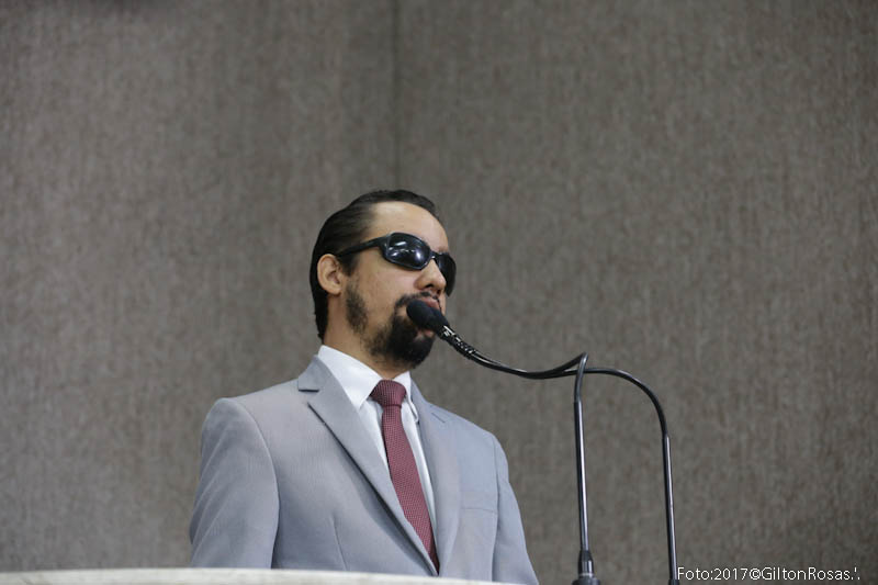 Lucas Aribé se pronuncia sobre a falta de medicamentos na rede municipal