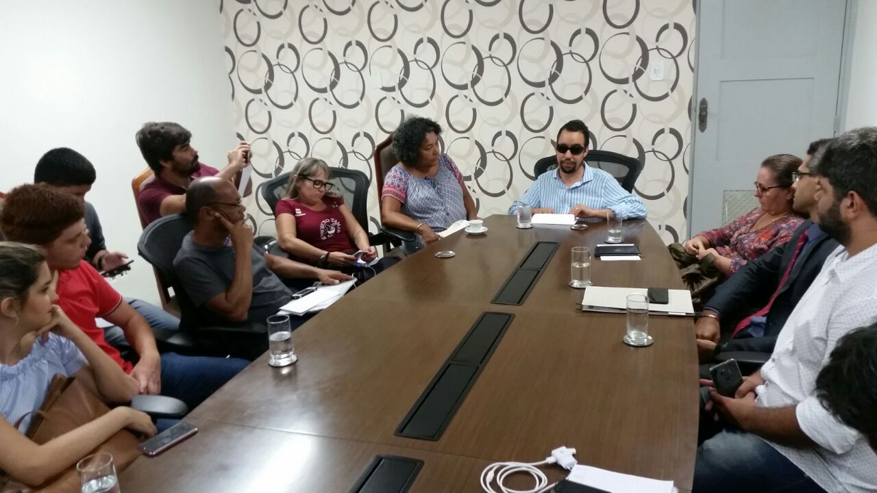 Lucas Aribé se reúne com produtores culturais e entidades das pessoas com deficiência