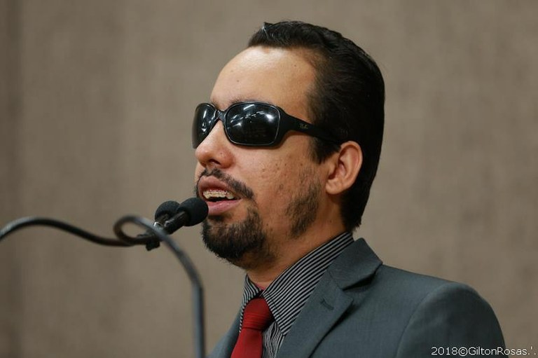 Lucas Aribé volta a cobrar pavimentação no Bairro Santa Maria