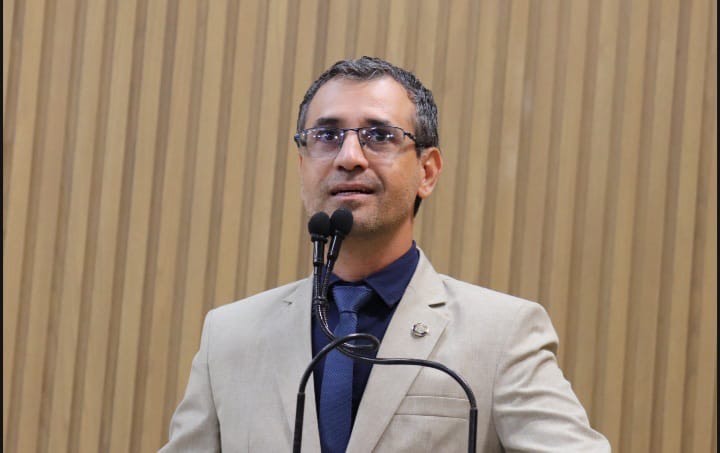 Lúcio Flávio desmente oposição sobre contrato de cuidadores 