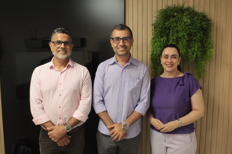 Lúcio Flávio participa de reunião entre Secretarias de Saúde , Desenvolvimento Econômico e Inovação para buscar soluções tecnológicas