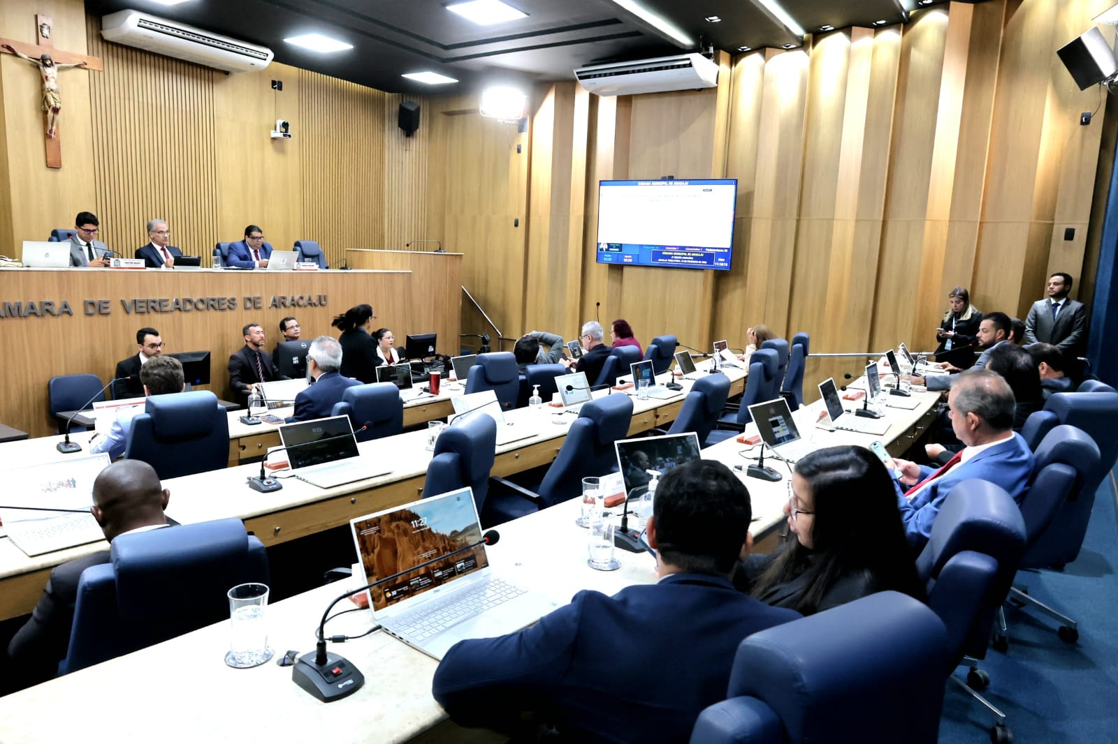 Maioria da Câmara de Aracaju mantém veto do Executivo e aprova projetos sobre cultura, esporte e meio ambiente