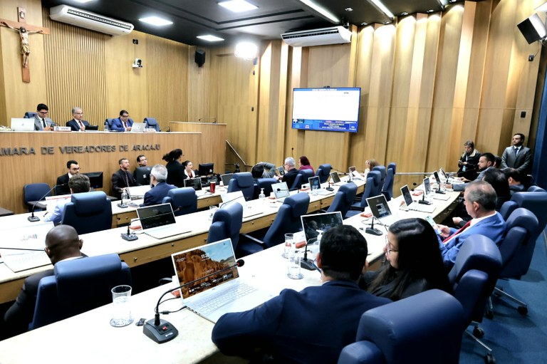 Maioria da Câmara de Aracaju mantém veto do Executivo e aprova projetos sobre cultura, esporte e meio ambiente