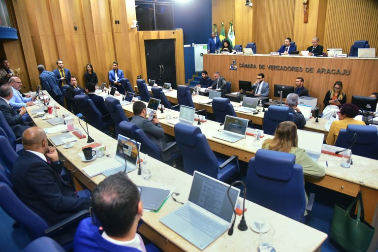 Maioria dos vereadores aprova projeto do Poder Executivo que organiza a Secretaria da Articulação, Parcerias e Investimentos 