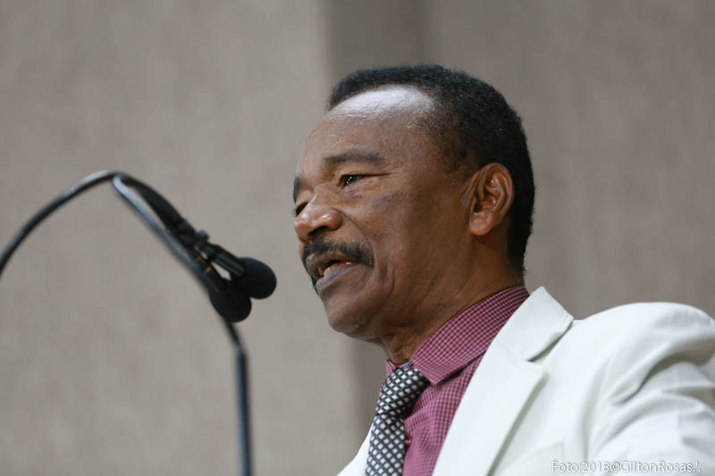 Manuel Marcos comemora chegada da nova máquina de radioterapia