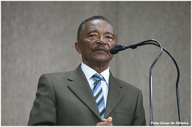 Manuel Marcos mostra indignação com a situação da saúde