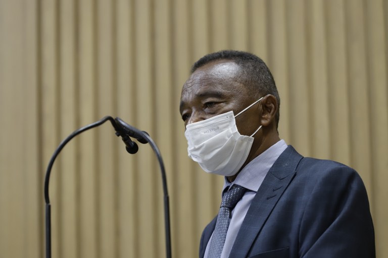 Manuel Marcos pede mais acesso ao ensino de novas línguas