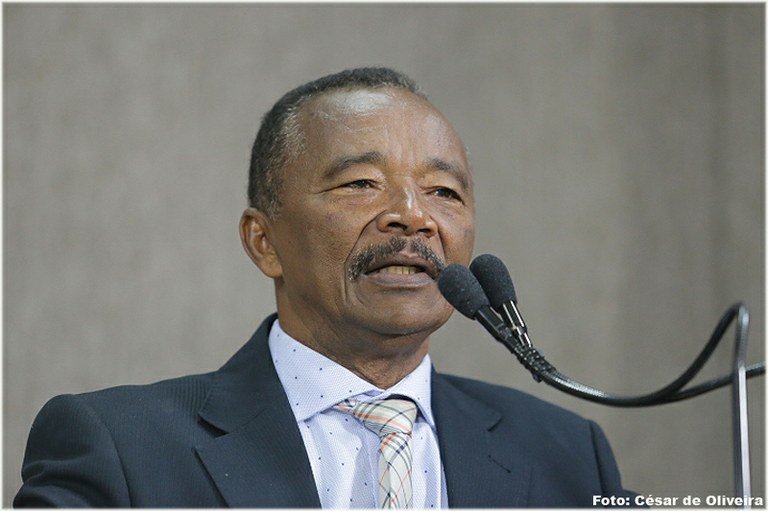 Manuel Marcos presta homenagem ao Exército Brasileiro