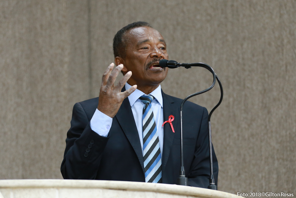 Manuel Marcos repudia falta de assistência às mulheres negras na hora do parto 
