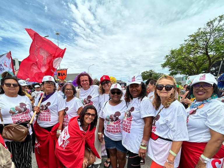 Marcha das mulheres negras em Brasília tem a participação da vereadora Sonia Meire 