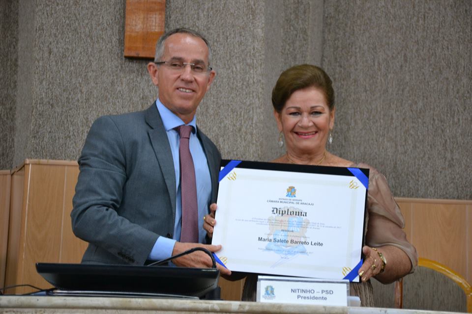 Maria Salete recebe Título de Cidadania Aracajuana