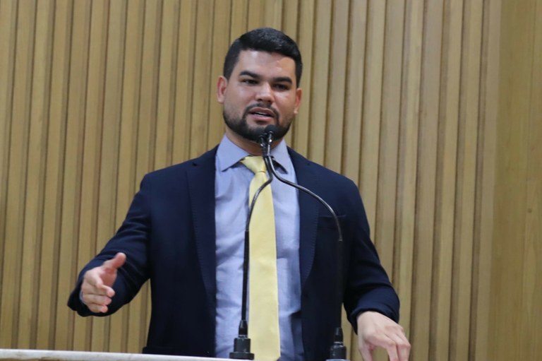 Maurício Maravilha defende projeto de lei em prol da educação de crianças autistas 