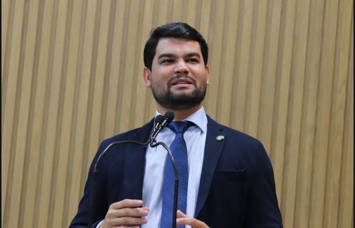 Maurício Maravilha denuncia transtorno causado por obra da Deso aos moradores do José Conrado de Araújo