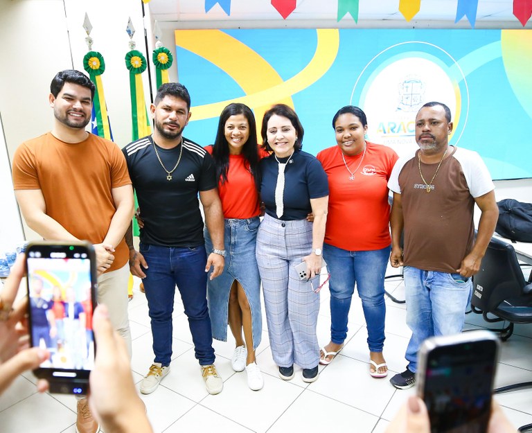 Maurício Maravilha participa de reunião com coordenação da Ocupação Valdice Teles ao lado da prefeita Emília Corrêa e secretariado municipal