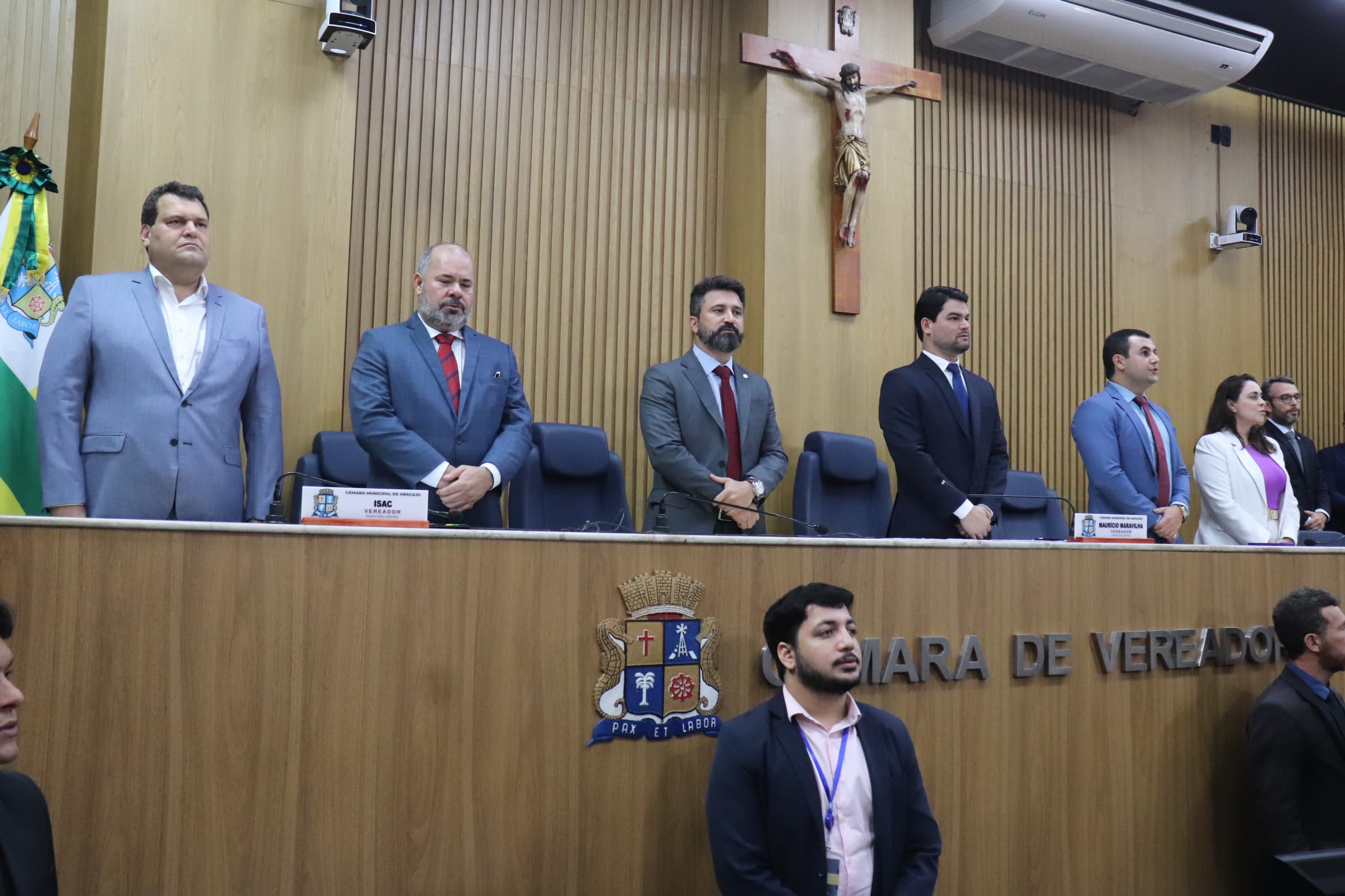 Maurício Maravilha promove sessão especial para homenagear profissionais da enfermagem com o Prêmio Destaque do Coren-SE