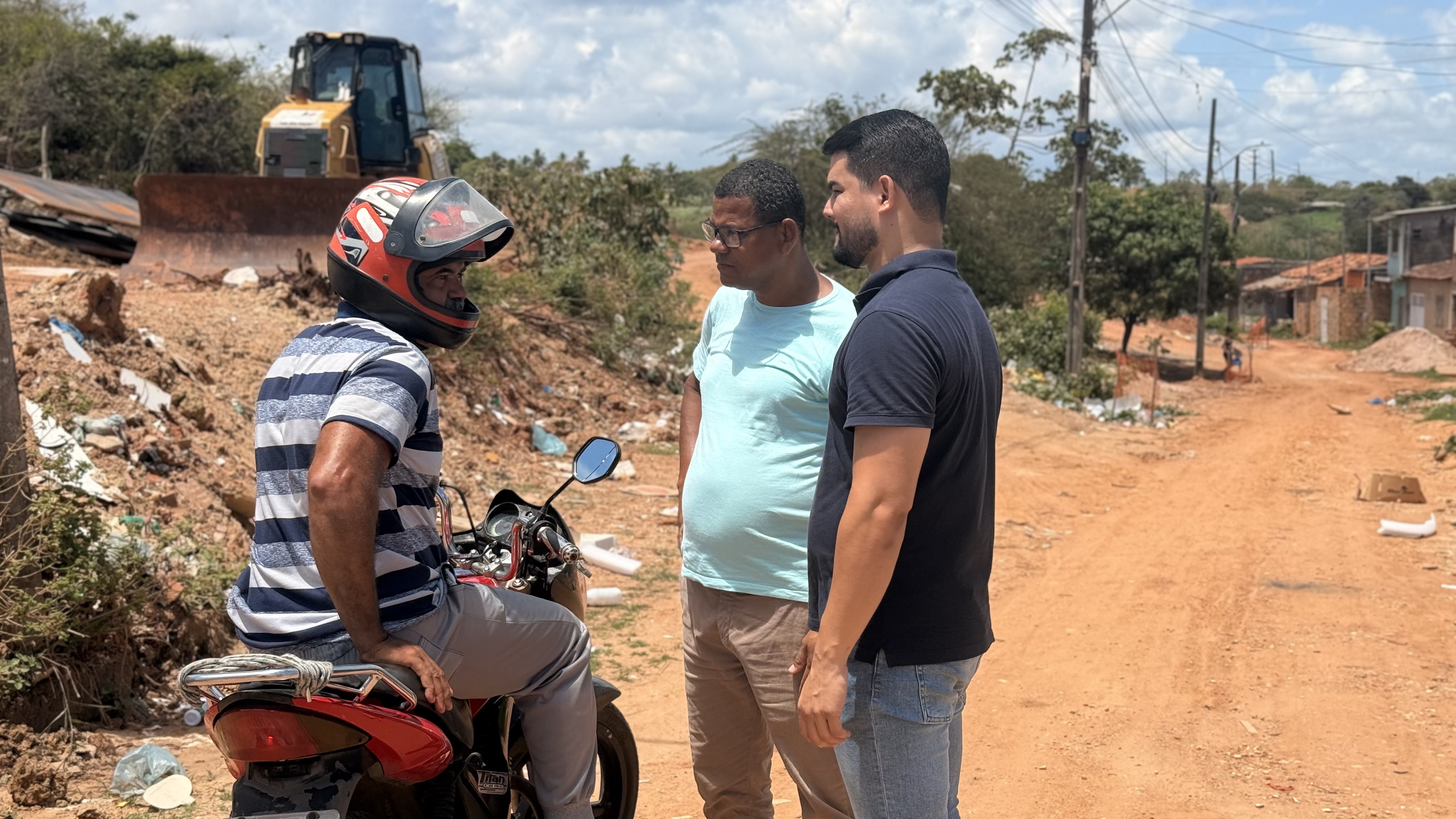 Maurício Maravilha visita bairro Olaria e conversa com moradores da região 
