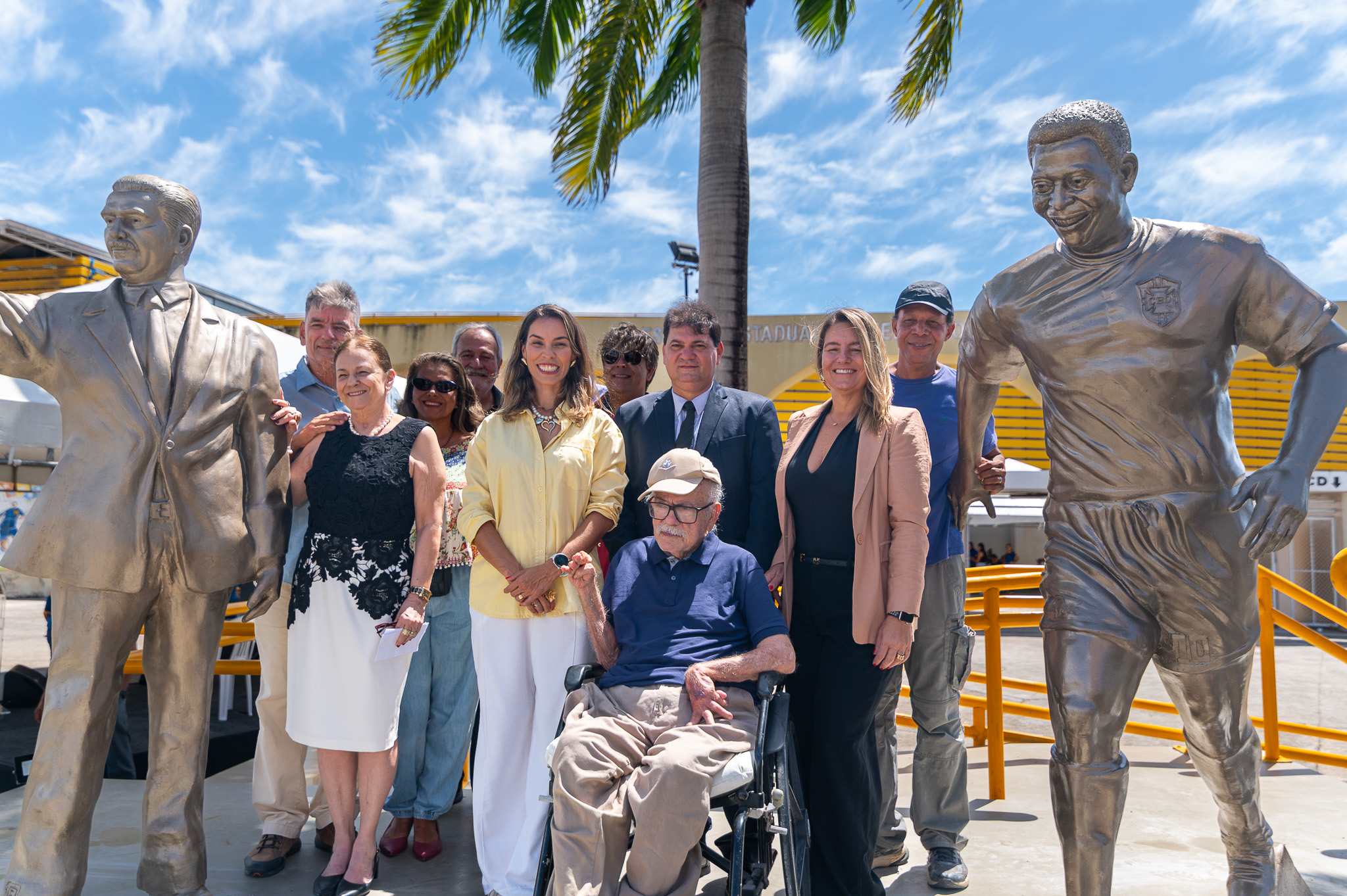 Miltinho Dantas participa da inauguração das estátuas de Lourival Baptista e do Rei Pelé na Arena Batistão