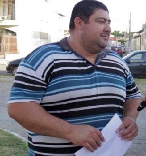 Moradores da Praça Etelvino Alves no Santa Tereza agradecem ao vereador Didi pela iluminação